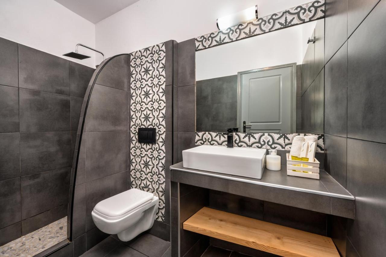 Plastiras Rooms Fira  Bagian luar foto