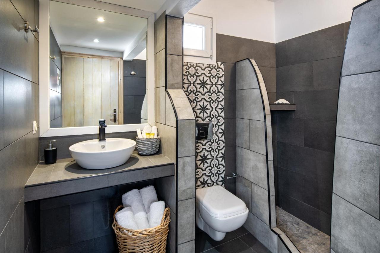 Plastiras Rooms Fira  Bagian luar foto