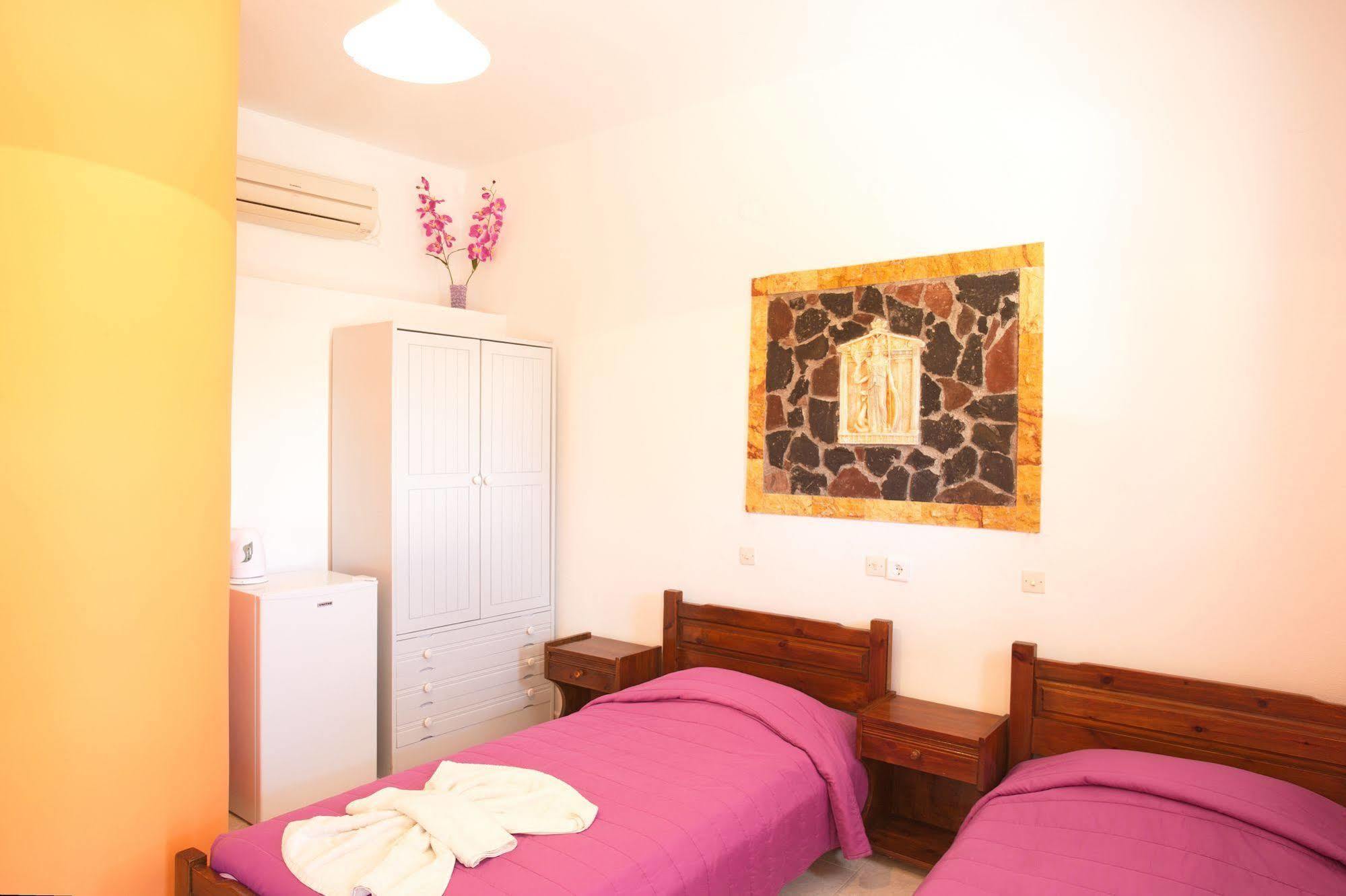Plastiras Rooms Fira  Bagian luar foto