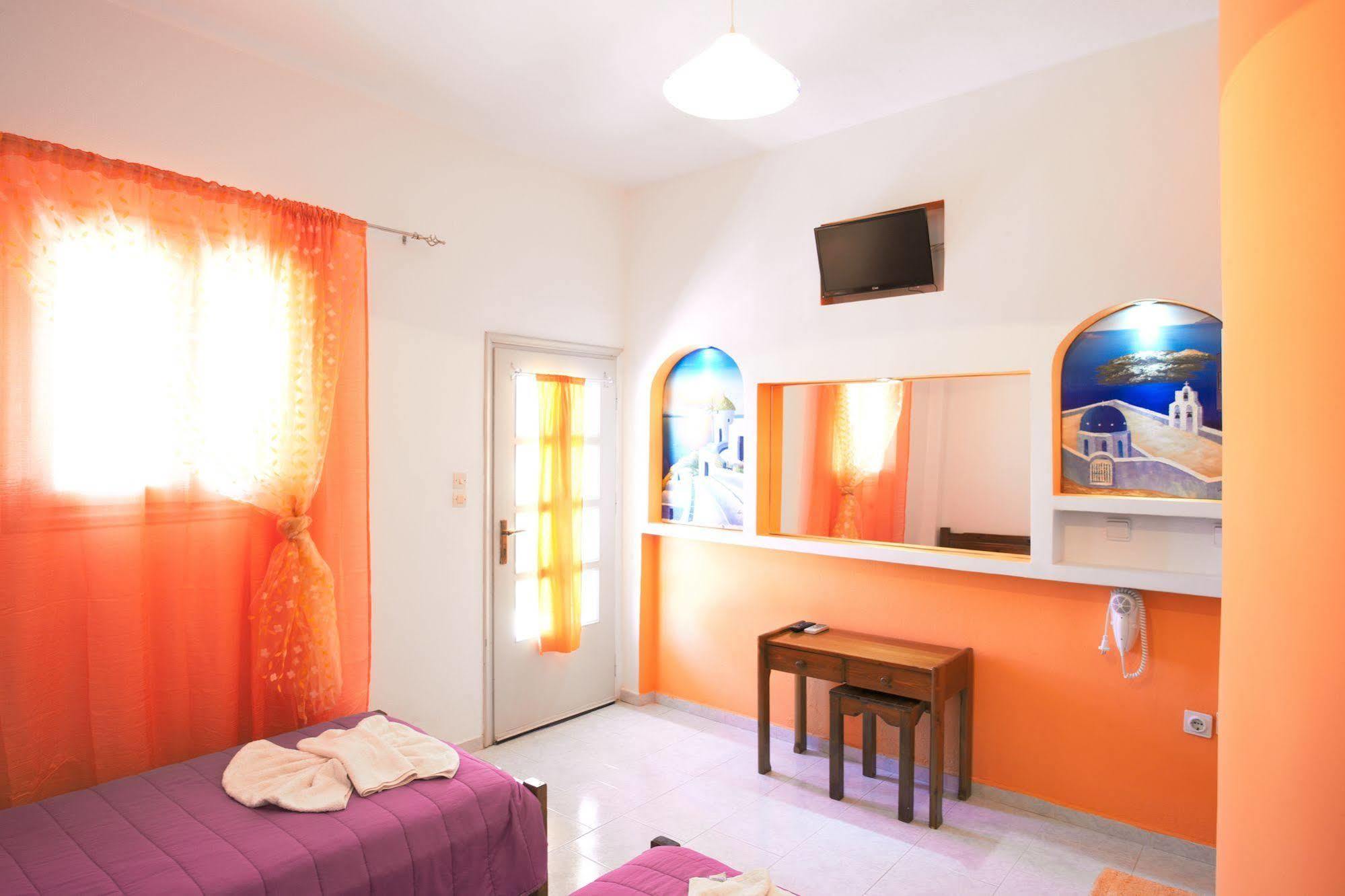 Plastiras Rooms Fira  Bagian luar foto