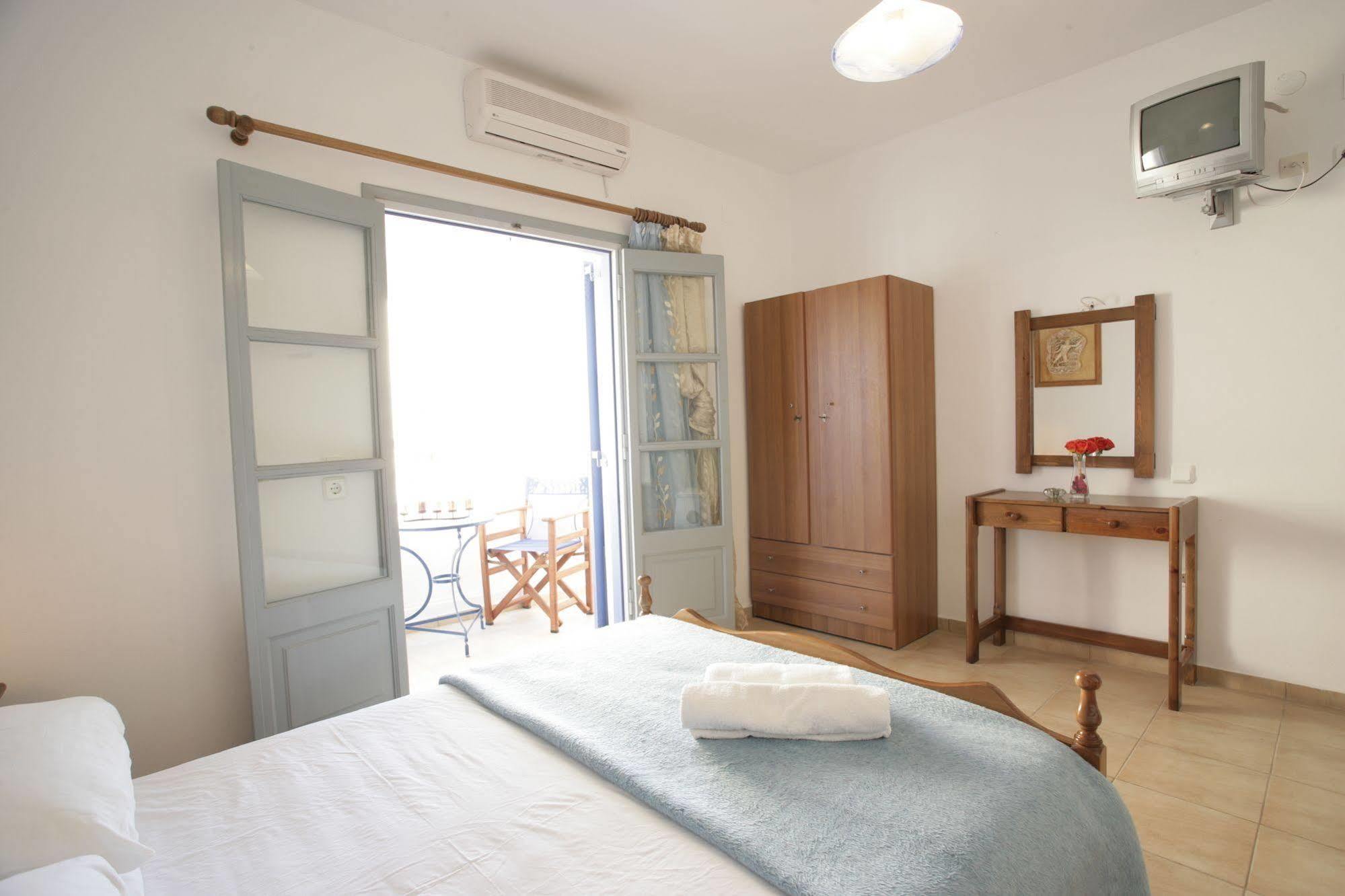 Plastiras Rooms Fira  Bagian luar foto